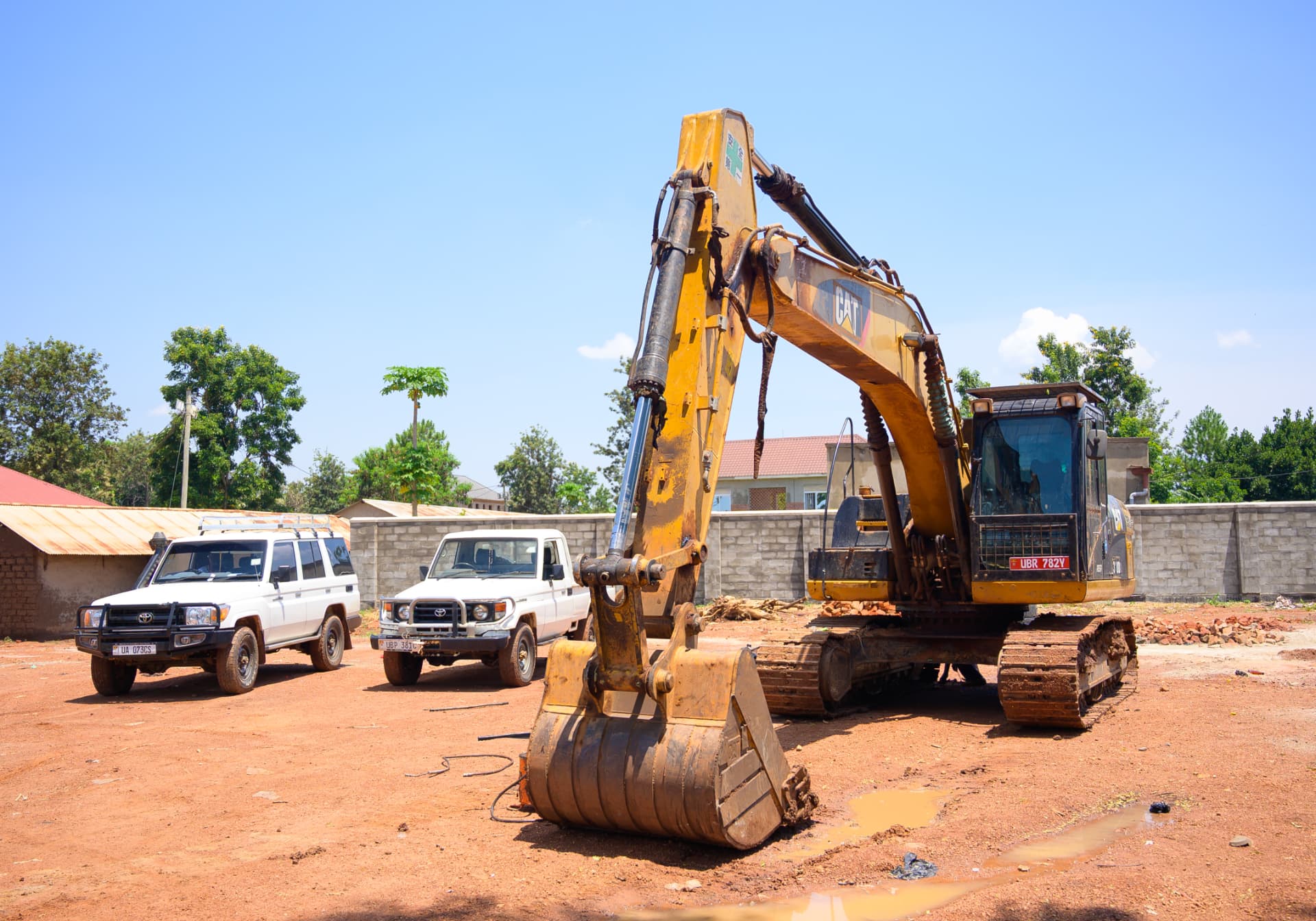 Excavator 320 CAT (UBR 782Y)
