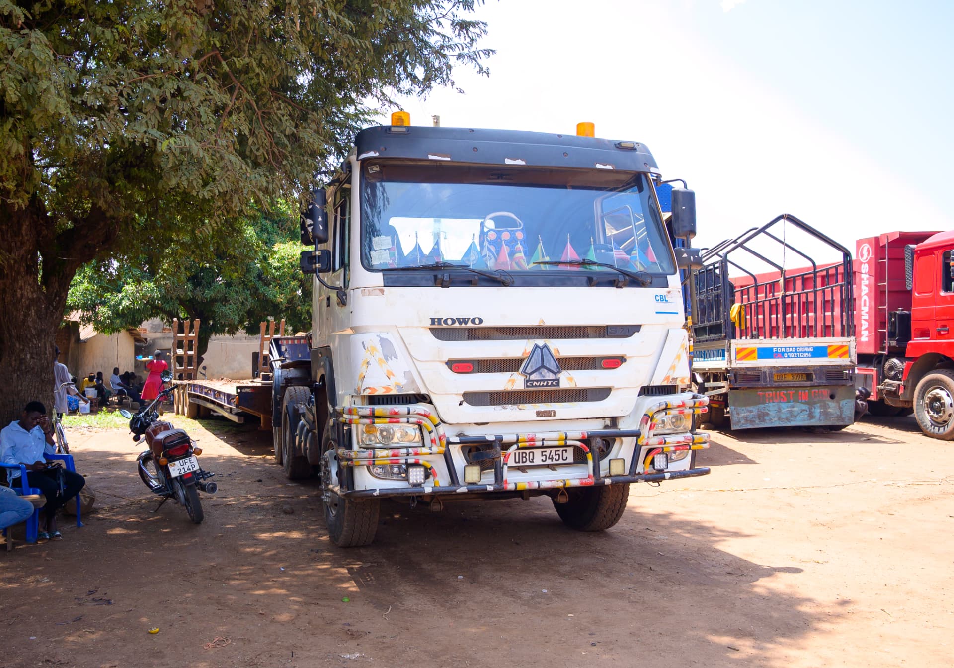 HOWO Tractor Unit (UBQ 545C)