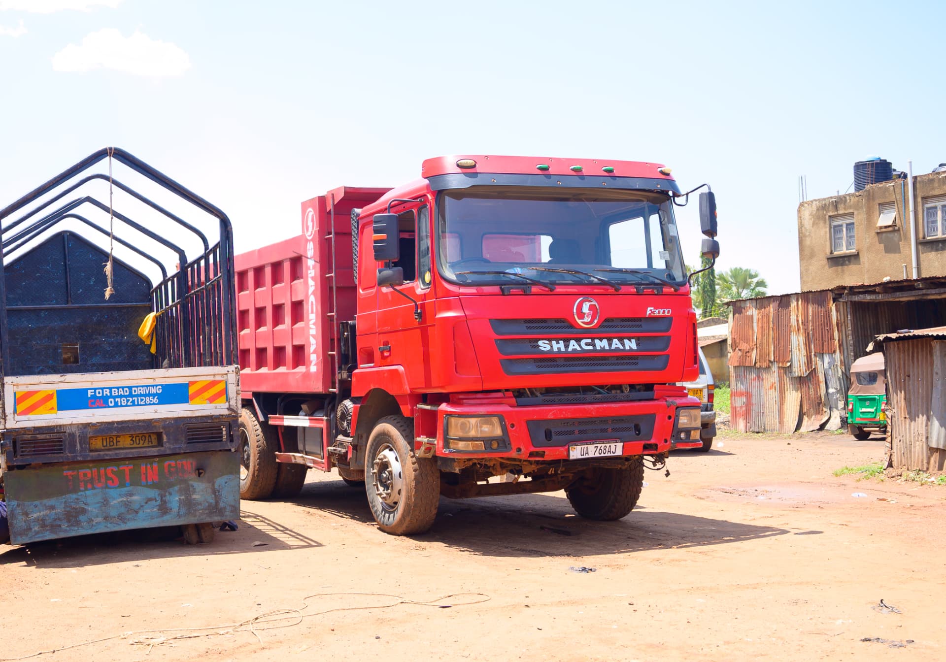 SHACMAN F3000 Dump Truck (UA 768AJ)
